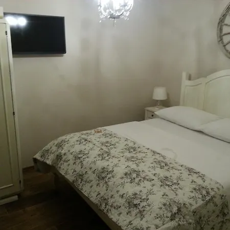 Dvori Svetog Mihaela Apartment Sibenik Room photo