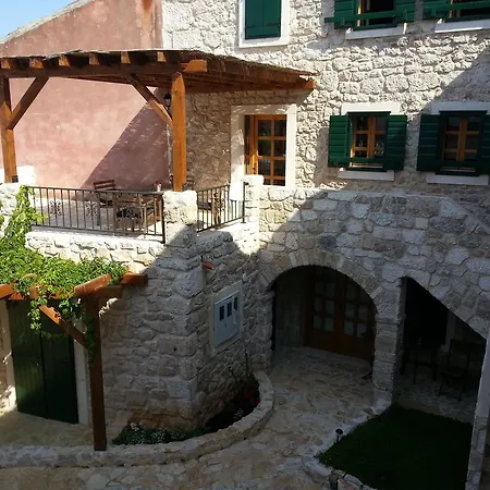 Dvori Svetog Mihaela Apartment Sibenik Room photo