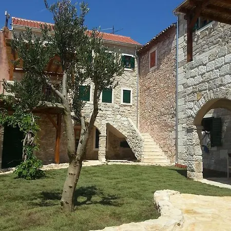Dvori Svetog Mihaela Apartment Sibenik Room photo