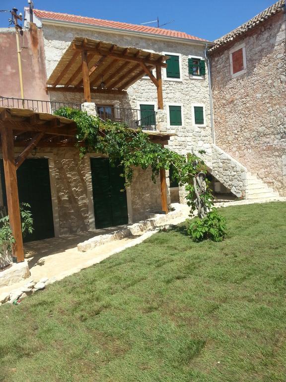 Dvori Svetog Mihaela Apartment *