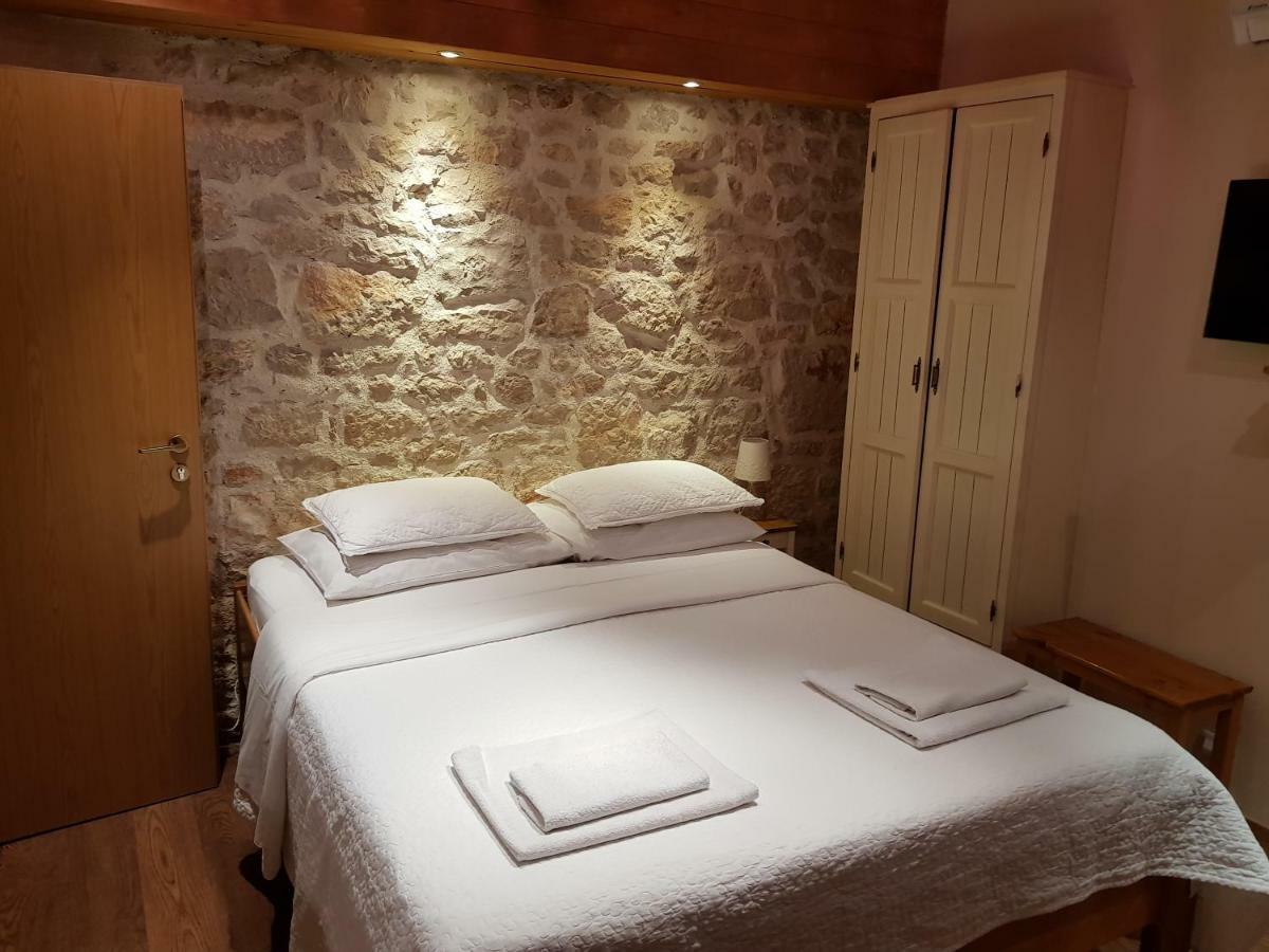Dvori Svetog Mihaela Sibenik