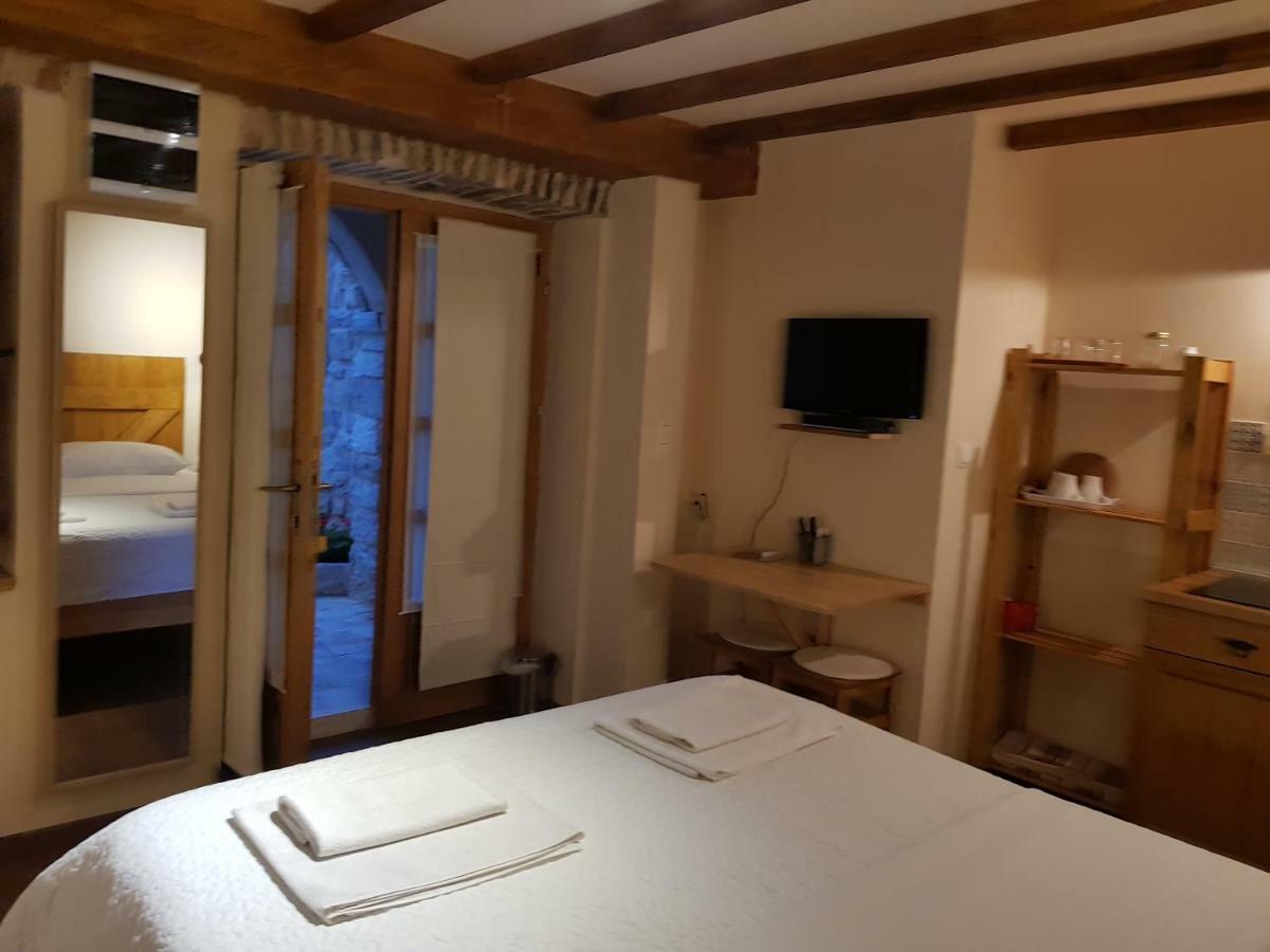 Dvori Svetog Mihaela Apartment *