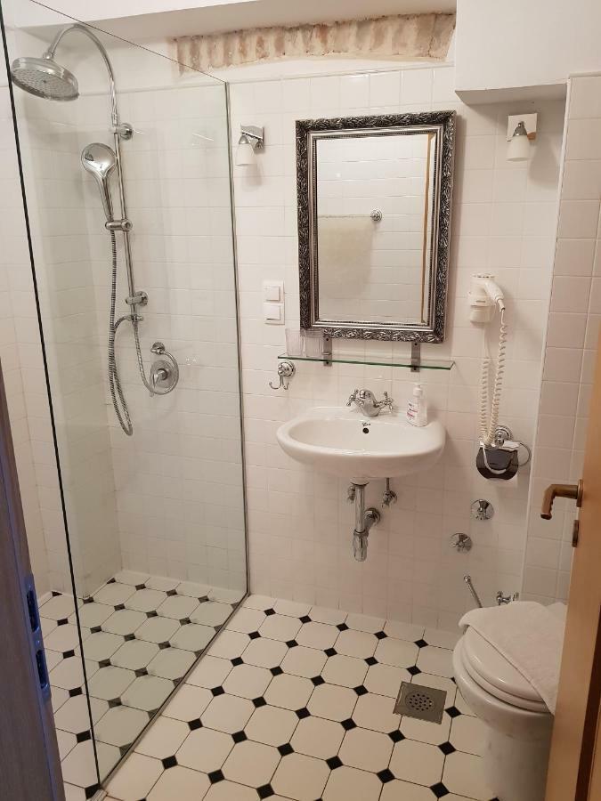 Dvori Svetog Mihaela Apartment *