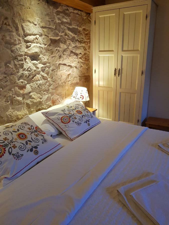 Dvori Svetog Mihaela Apartment *
